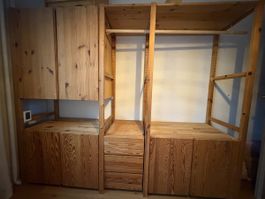 Kleiderschrank