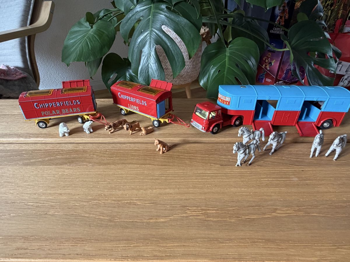 Corgi Toys Modellini d'auto: Corgi Major Toys 1123 Chipperfields circus – Usato da Strengelbach venduto da shihtzuliving_22 4