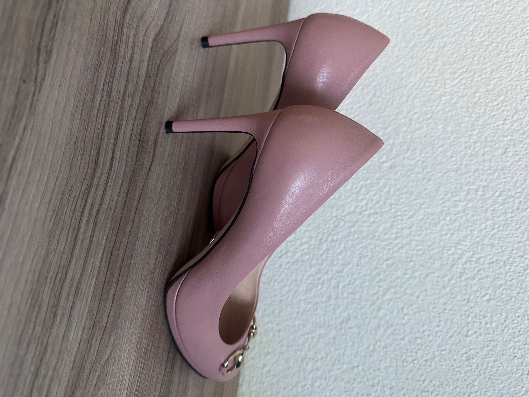 Gucci Damenschuhe: pinke Gucci Pumps – Gebraucht aus Oberweningen von SwissArt2025 3