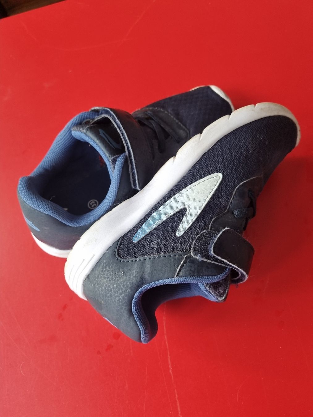 Chaussures garçon: turnschuhe 33 – D'occasion à Basel par Waranwaran 1