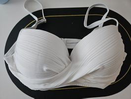 Neues Bikinioberteil, weiss, Grösse 44