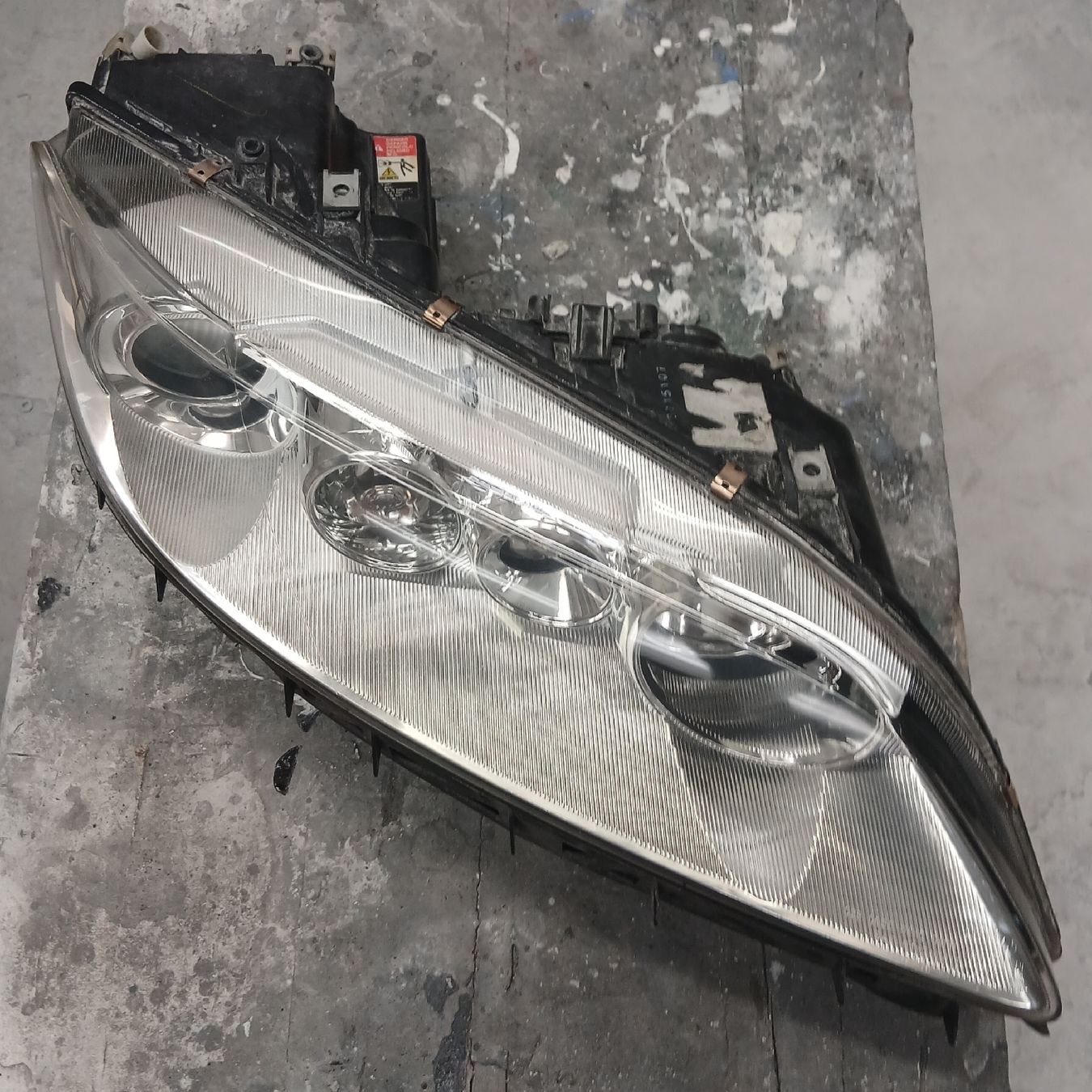 Mazda Fari: Phare droit xénon Mazda 6 2002-2008 – Usato da la heutte venduto da Auto-stock 1