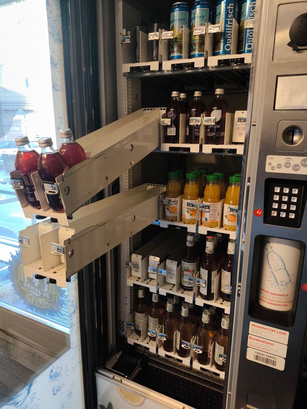 Selecta Sonstiges für die Gastronomie & Hotel: Selecta Getränkeautomat Robimat 75 – Gebraucht aus Zürich von flashkurier 4
