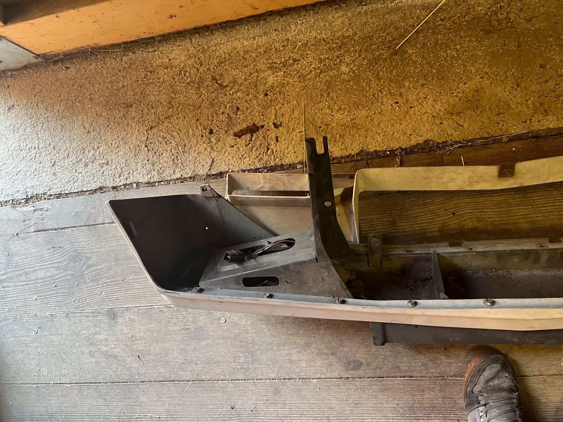 Mitsubishi Tutti pezzi di ricambio auto: Mitsubishi Starion Front Stossstange – Usato da Mirchel venduto da Hilal1994 5