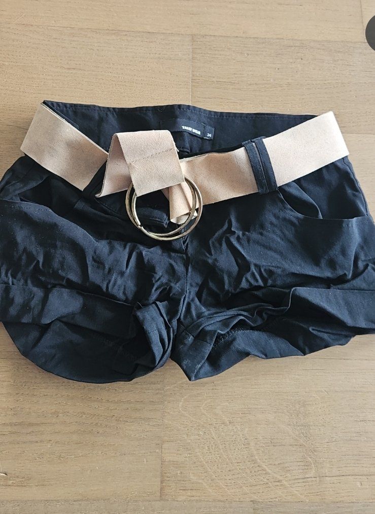 Pantaloni: Schwarze Hot Pants – Usato da Suhr venduto da jes_rtc9