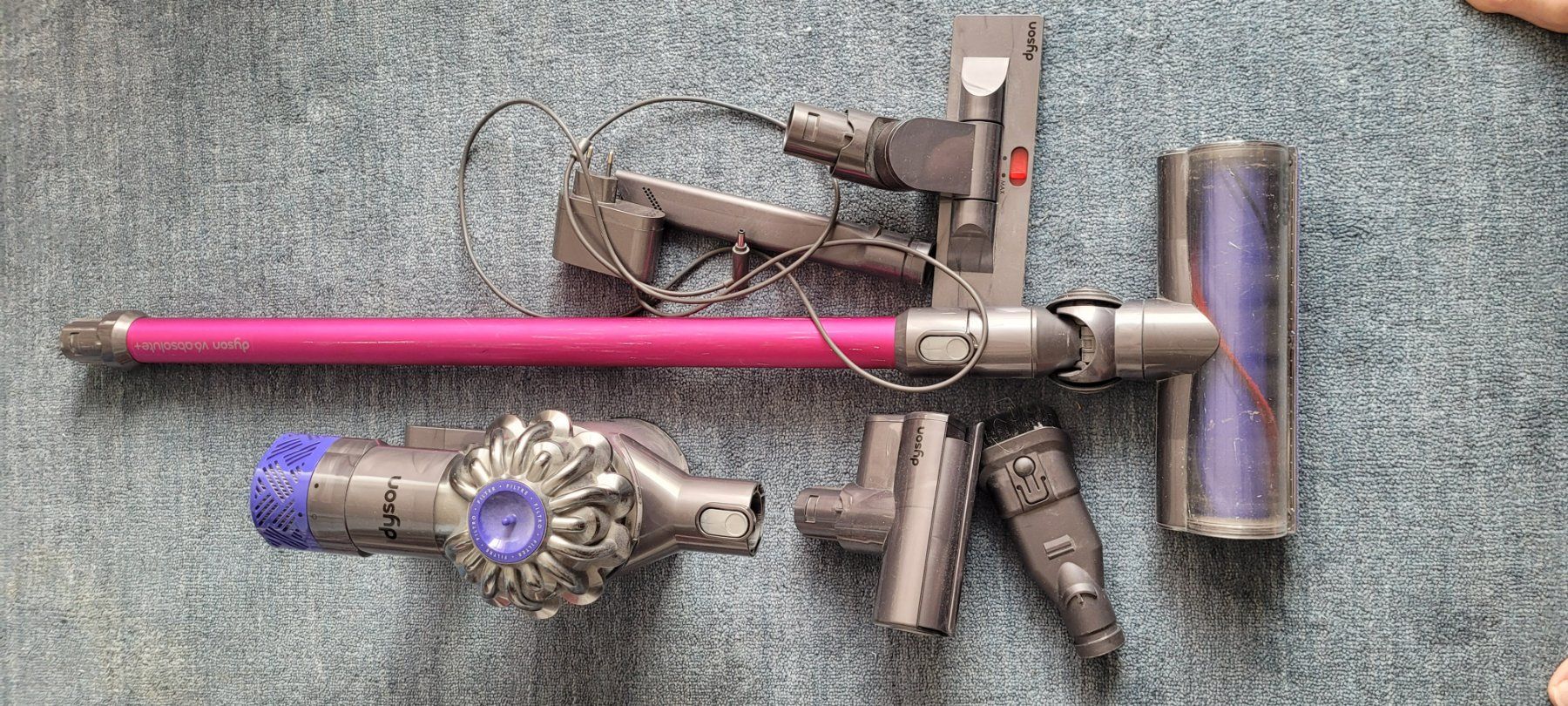 Dyson Aspirateurs & Accessoires: Dyson Staubsauger V6 – D'occasion à Winterthur par aladin-02