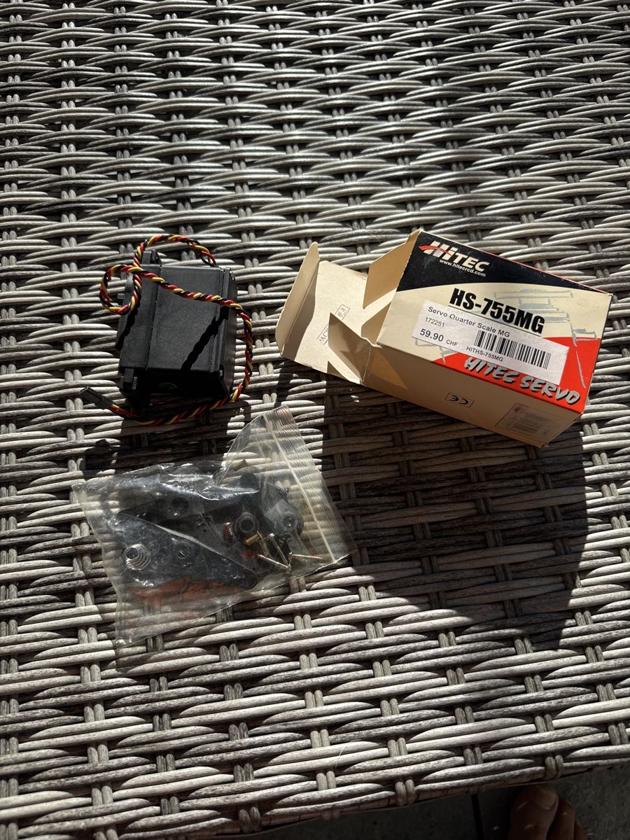 Modellismo RC: RC Hitec, HS-755MG Servo Quarter Scale MG – Difettoso da Buttikon SZ venduto da Micha1307 2