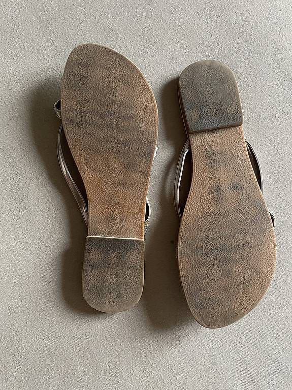 Scarpe da donna: Silberne Flip Flops  – Usato da Luzern venduto da karo13 1