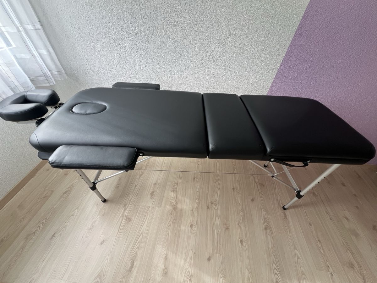 Chaises longues: Koffermassageliege – D'occasion à Russikon par mar_9j79