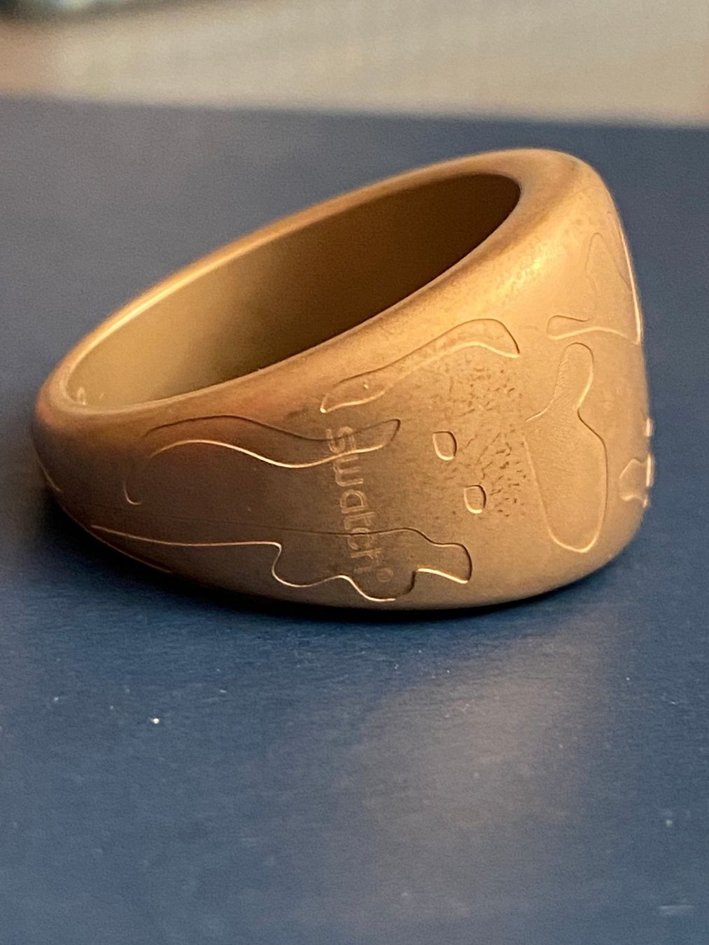 Anelli: Mattgoldfarbener Damenring mit Glitzersteinchen – Nuovo (secondo la descrizione) da Huttwil venduto da graesihu 1