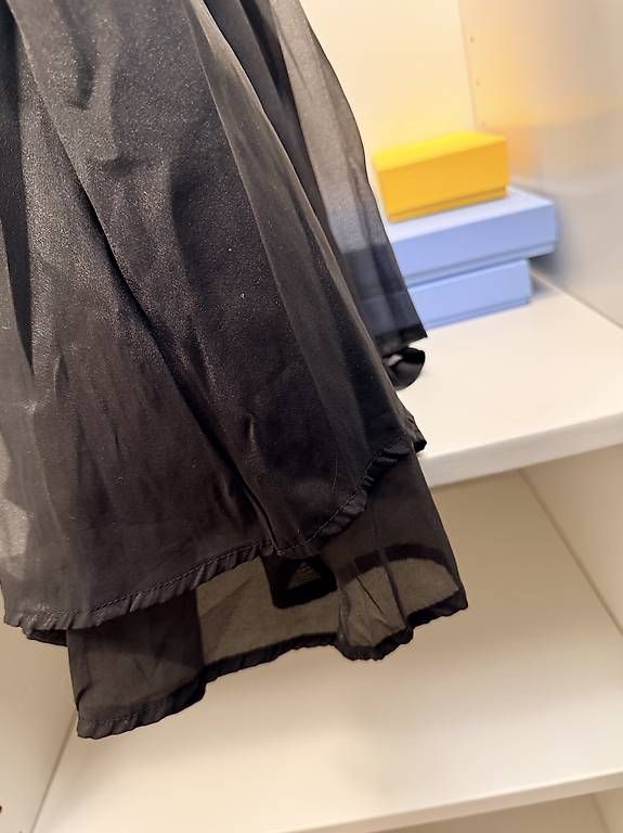 Vestiti: Robe taille unique noir comme neuf – Usato da Biel/Bienne venduto da secondstore 5