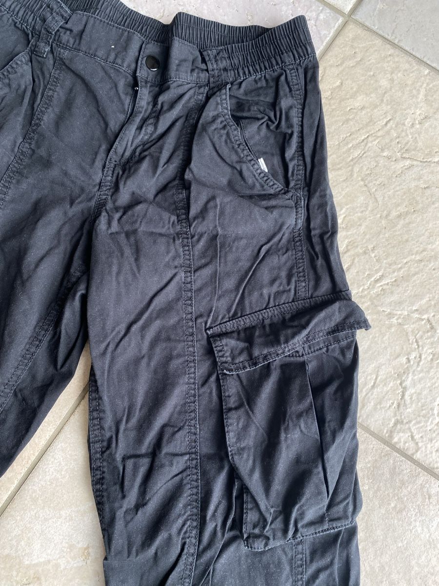 H&M Hosen: Schwarze Cargohose – Gebraucht aus Bolligen von giu_2gf5 1