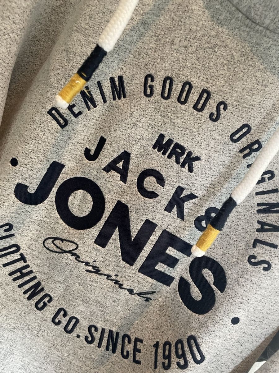 Jack & Jones Maglioni & Felpe: Jack & Jones Grey Hoodie - Warm & Stylish – Usato da Waedenswil venduto da Paps04