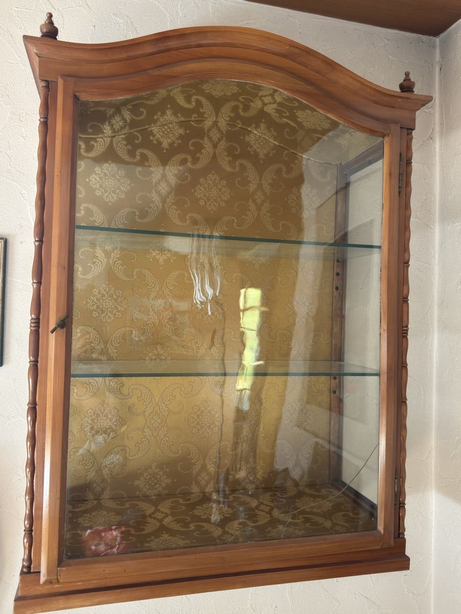 Vetrine: Antike Wandvitrine – Usato da Hombrechtikon venduto da Froeschli9