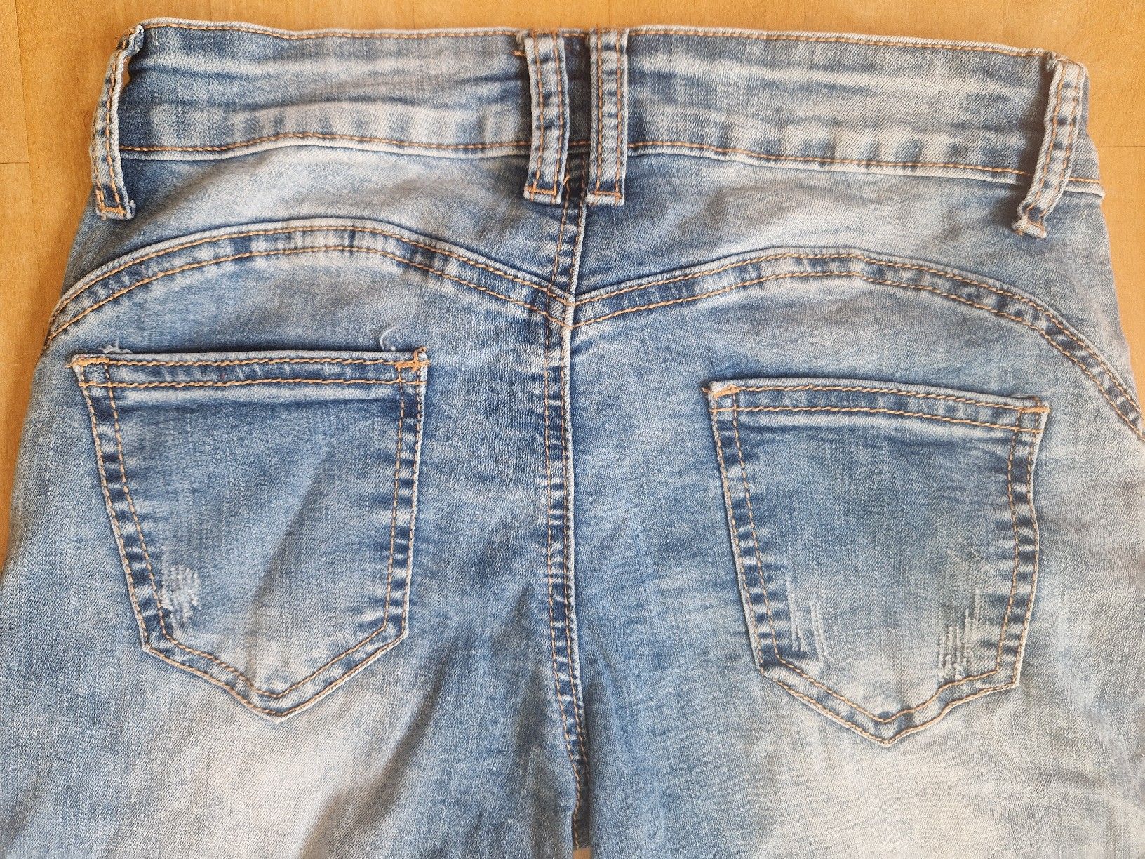 Jeans: Jeans, mit Perlen, Gr. 27 – Usato da Muri b. Bern venduto da mlu_vgj7 4