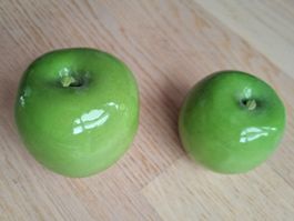 Dekorative Äpfel grün Hartplastik 2 Stück neuwertig