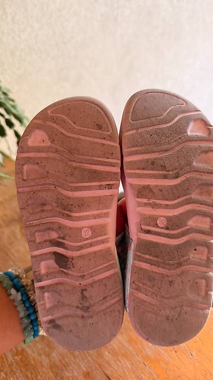 Scarpe per ragazze: sandales mini fille taille 32  – Usato da Penthalaz venduto da Brunogtr35 2