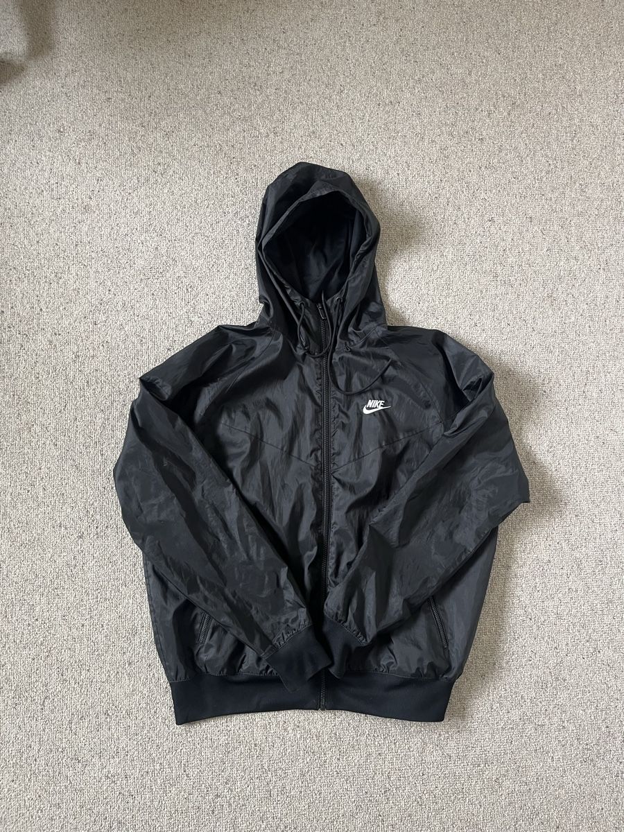 Nike Giacche: Nike Sportswear Windrunner Trainingsjacke – Usato da Mönchaltorf venduto da Rofi7