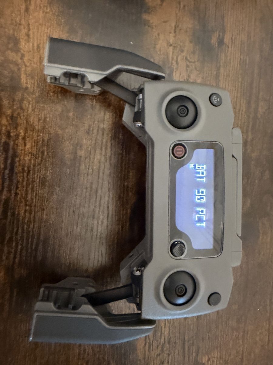 DJI Fernsteuerungen: DJI Mavic 2 Pro / Zoom Controller mit Handy Halterung – Gebraucht aus Chur von coco7413 1