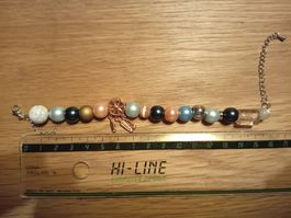 Armband mit bunten Perlen und Anhänger, 
