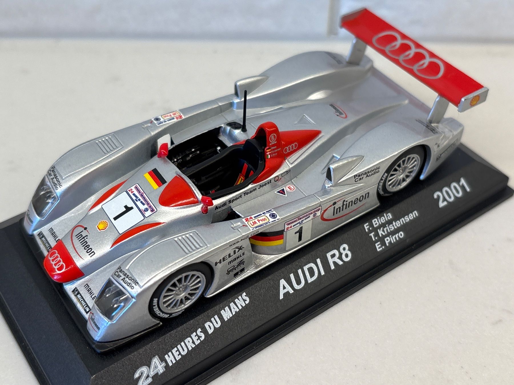 IXO Modellini d'auto: Ixo Audi R8 Le Mans 2001 – Nuovo (secondo la descrizione) da Gollion venduto da Hampton 1