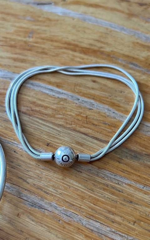 Pandora Bracciali & Braccialetti: 2 pandora armbänder und charms – Usato da flims dorf venduto da schmetterling61281 3