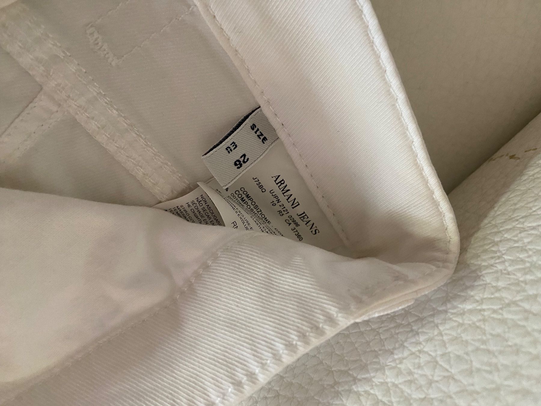 Armani Jeans: AJ Armani Jeans – Nuovo (secondo la descrizione) da Unterengstringen venduto da bar_rh5f 2
