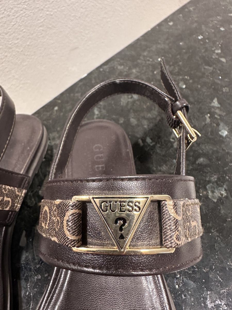 Guess Scarpe da donna: Guess Sandalen, braun – Nuovo (secondo la descrizione) da Oberurnen venduto da nes_8xqt 1