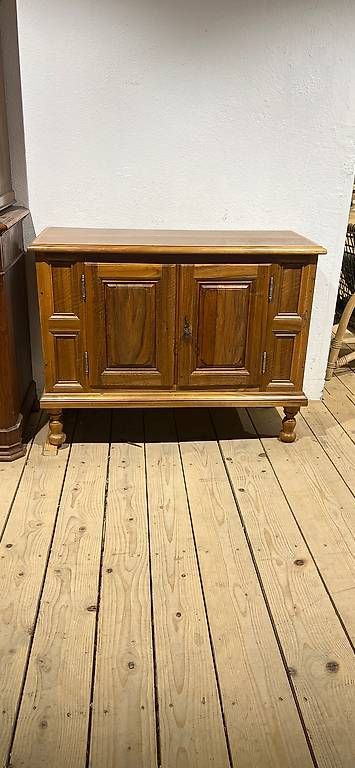 Armoires: Halbschrank – D'occasion à Gunzwil par vintage-bazaar
