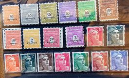 FRANCE timbres anciens neufs ** ~1944-46