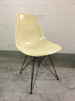 All orig. 1950er Eames Herman Miller DSR Fiberglas chair