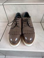 Navyboot Lack Plateau Schuhe Taupe/Braun mit Fransen