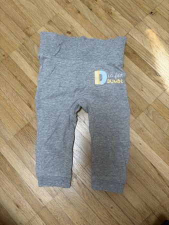 Coole Baby Hose, Grau mit Dumbo Aufdruck Gr. 62/68