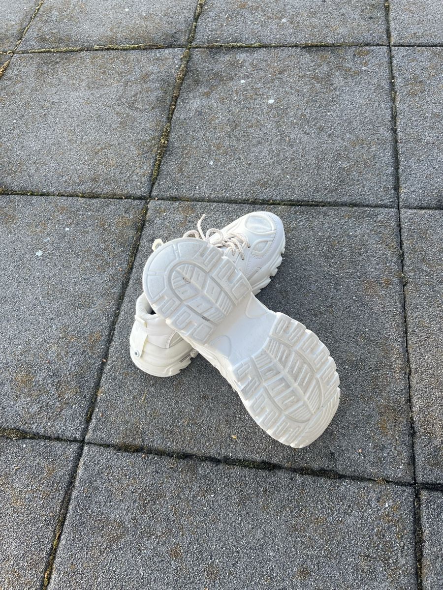 Scarpe da donna: Weisse Schuhe – Nuovo (secondo la descrizione) da Sempach venduto da nad_9fcy 2