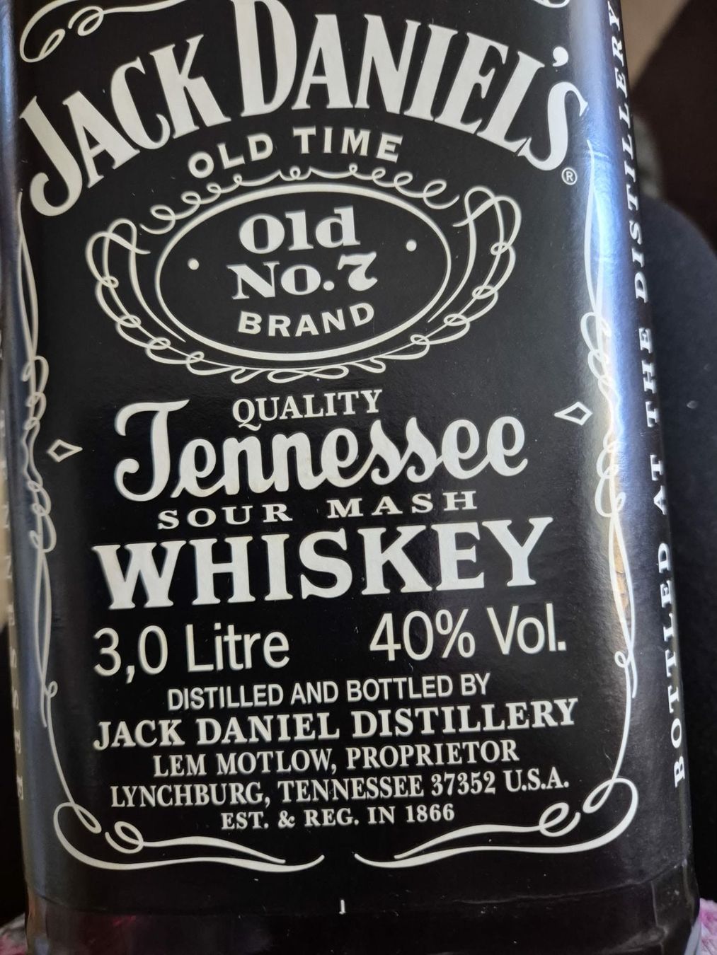 Spirituosen: Jack Daniel's Whiskey 3 Liter Flasche – Gebraucht aus Oftringen von jeanny09 3