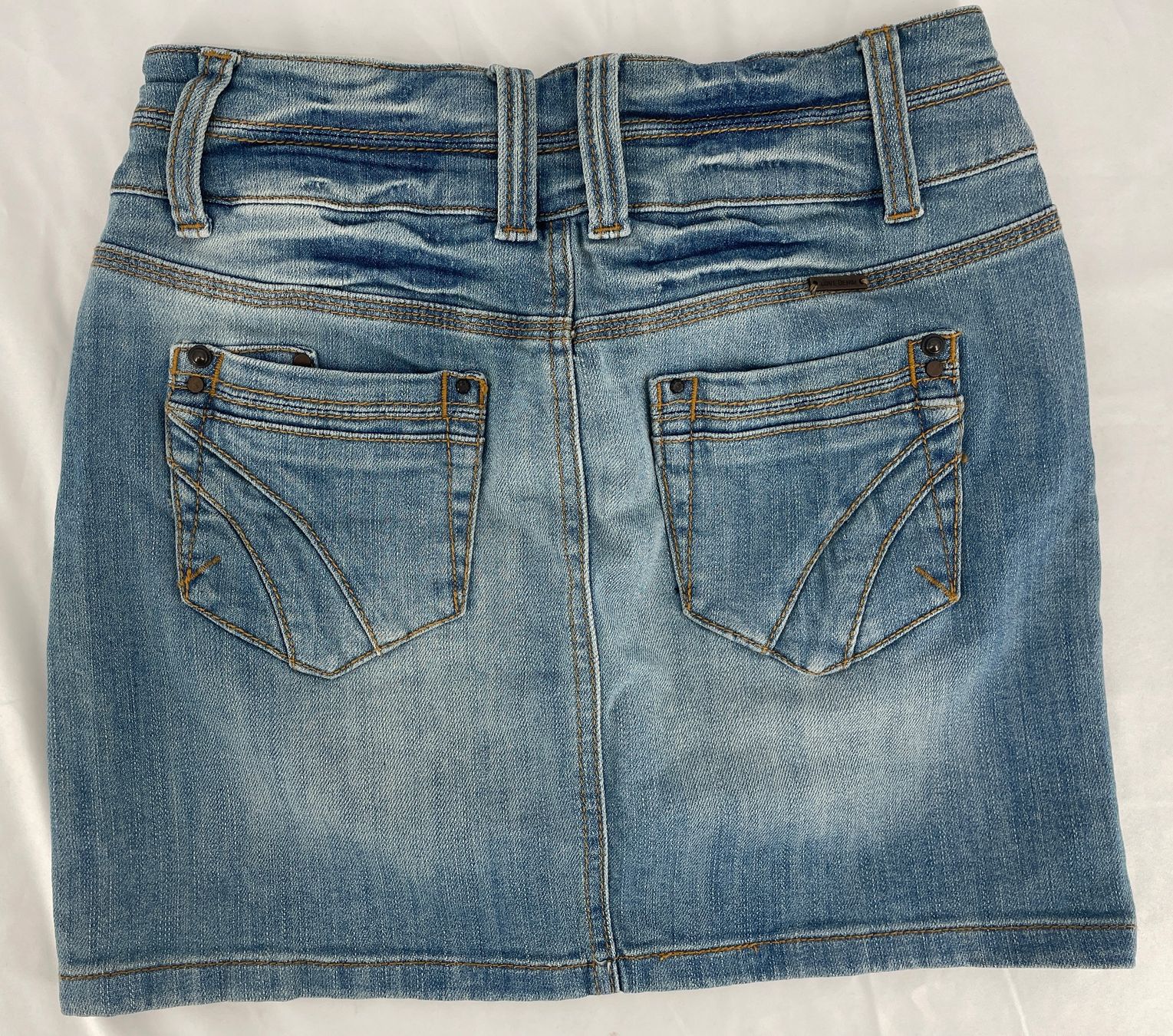 Promod Gonne: PROMOD mini JUPE JEANS – Usato da Lausanne venduto da PlusValue_Lausanne 2