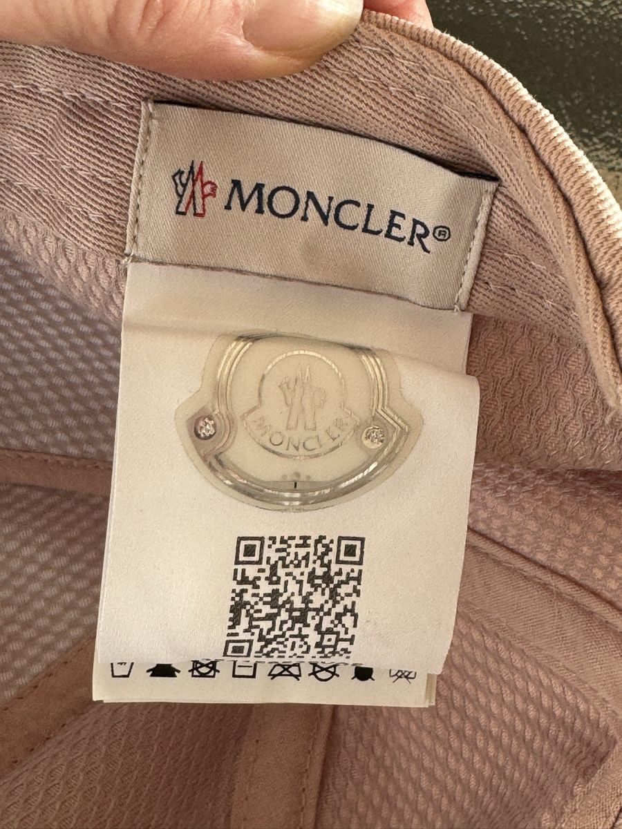 Moncler Copricapi, berretti & cappellini: Moncler Baseball Cap /Rosa, Einheitsgröse, Neuwertig – Usato da Schöftland venduto da Guccigirl 2