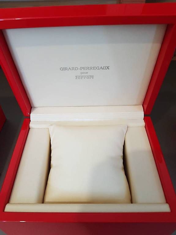 Scatole porta orologi: Ecrin Girard Perregaux pour Ferrari – Usato da Bercher venduto da gfc_cs28 1