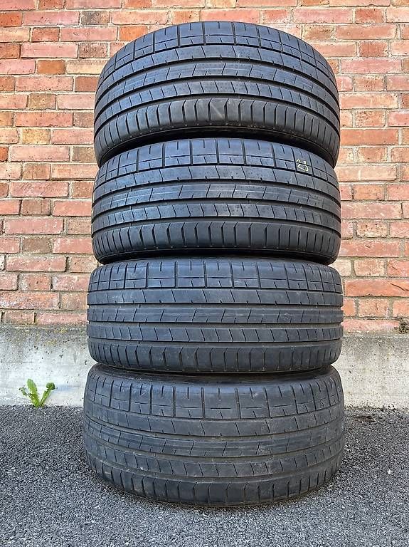 Pneumatici & Ruote complete: 235/35/19 Pirelli Sommerreifen  – Usato da Frasnacht venduto da nobloff 2