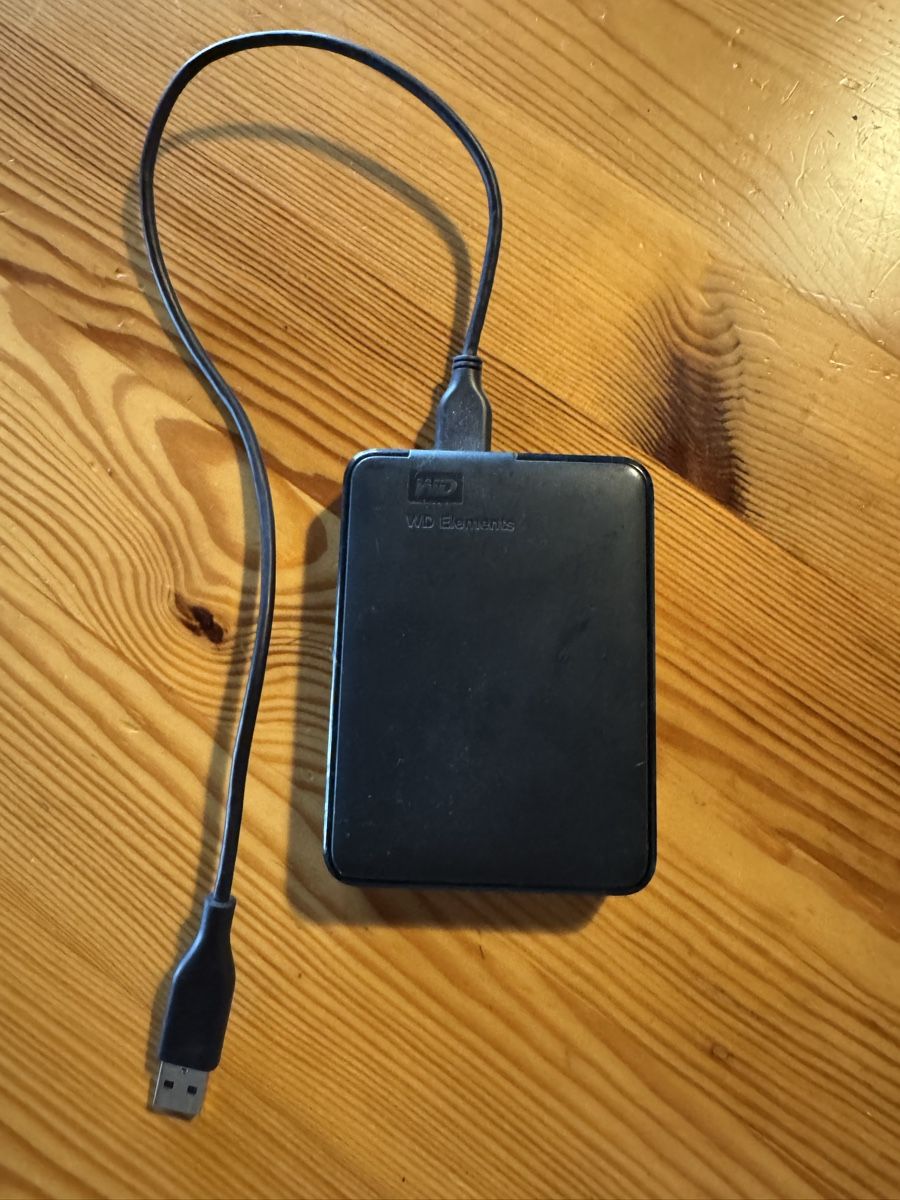 Western Digital Dischi rigidi: WD Elements WDBU6Y0040BBK-0A Festplatte 4 TB – Usato da Schwerzenbach venduto da nik_bcj2