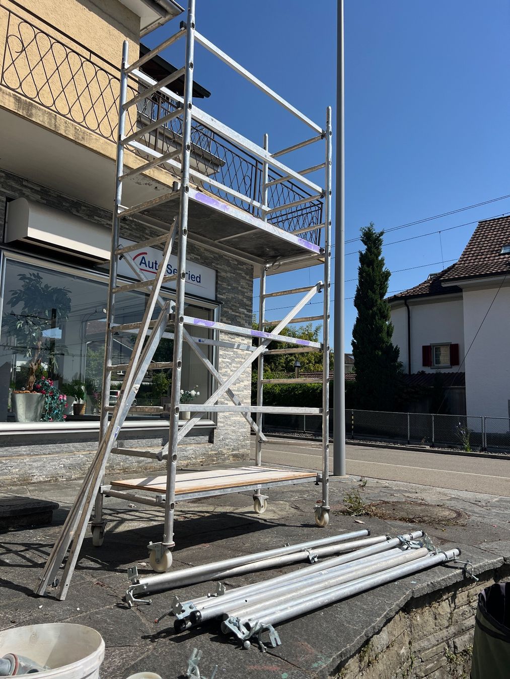 Ponteggi: 2x Rollgerüst für Maler 4m – Usato da Egg b. Zürich venduto da SwissTradingAgency