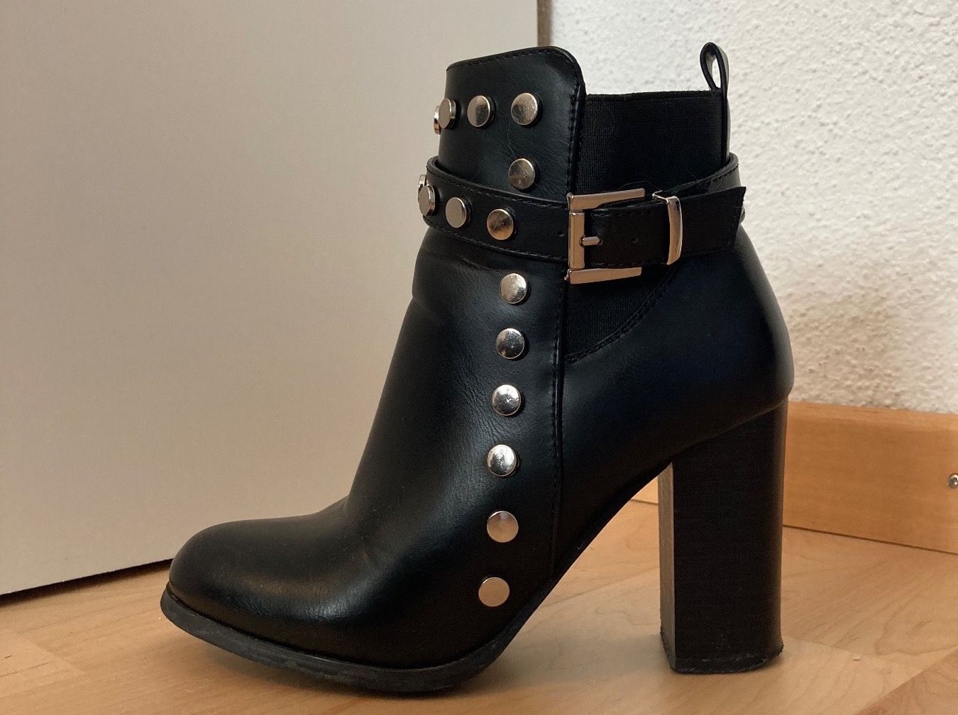 Scarpe da donna: Stiefeletten Gr. 37 – Usato da Rothrist venduto da Monadal