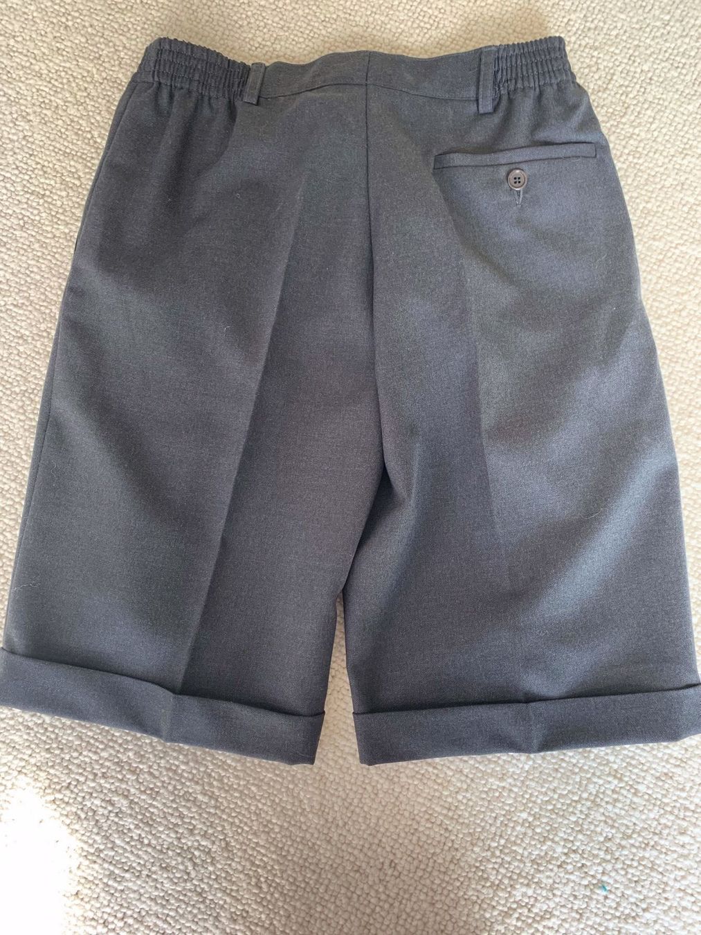 Pantaloni: Kurze elegante Jungenhose – Usato da Zürich venduto da Koska 1