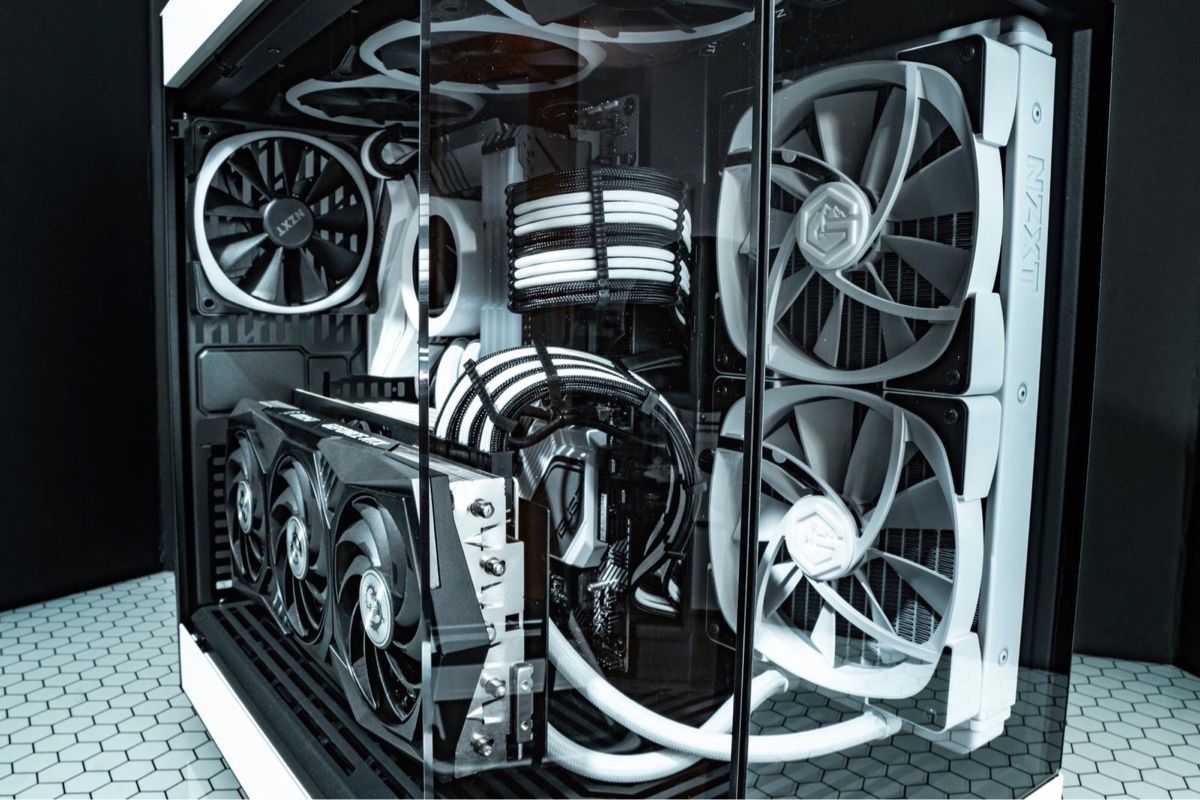 PC: Gaming PC "Arctic White" – Usato da Würenlos venduto da dailymendi 3