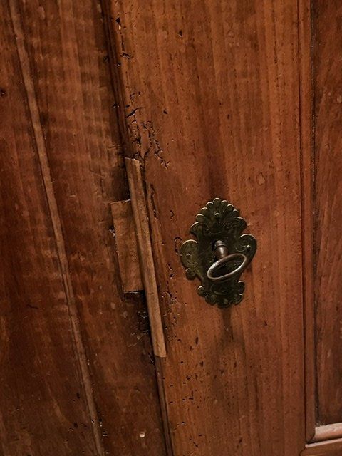 Büffets: Antiker Buffetschrank - Unterteil – Gebraucht aus Thalwil von Peter0911 4