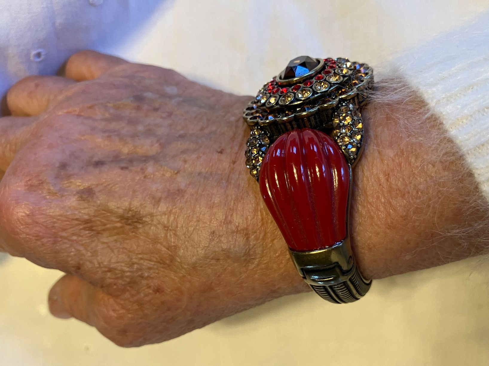 Armbänder & -reifen: Armspange mit Strass und  Kunststoff – Gebraucht aus Bassersdorf von groovygremlin 3
