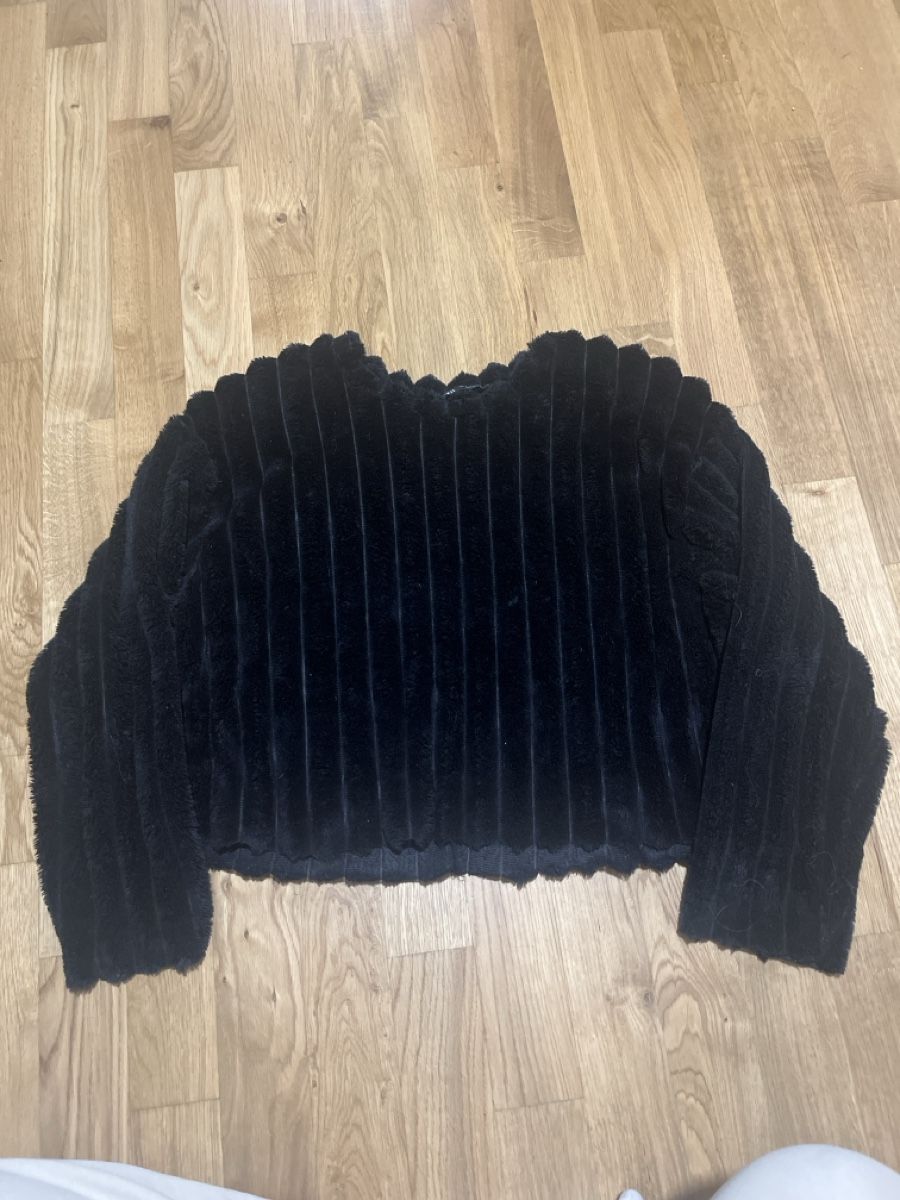 Zara Top: Pull noir ZARA – Usato da Le Locle venduto da Mayd_h