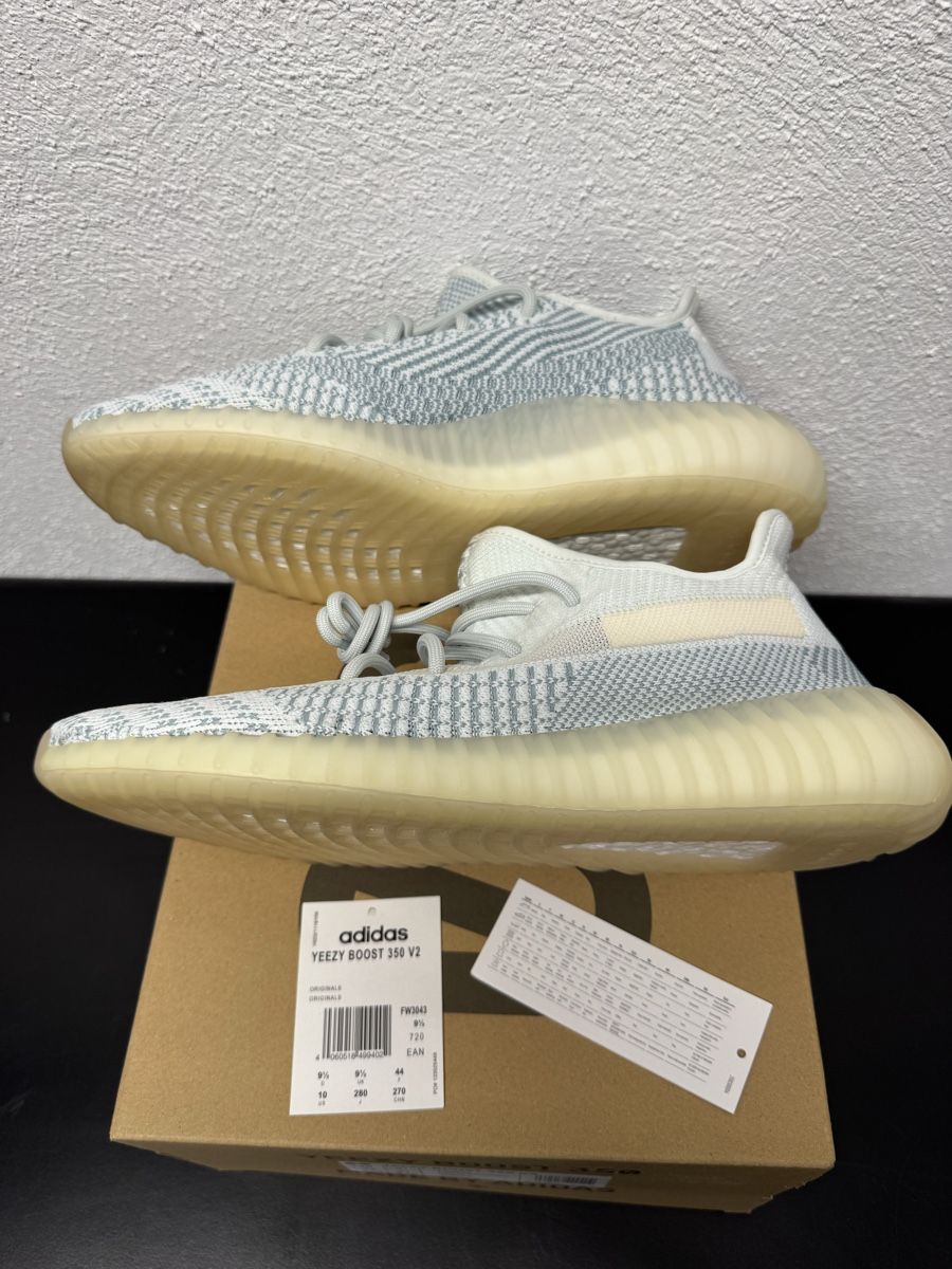 Adidas Herrenschuhe: Adidas Yeezy Boost 350 V2 taille 44 – Neu (gemäss Beschreibung) aus Vicques von JU_2824 7