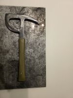 Bergbeil der Schweizer Armee Metall mit Kunststoffgriff