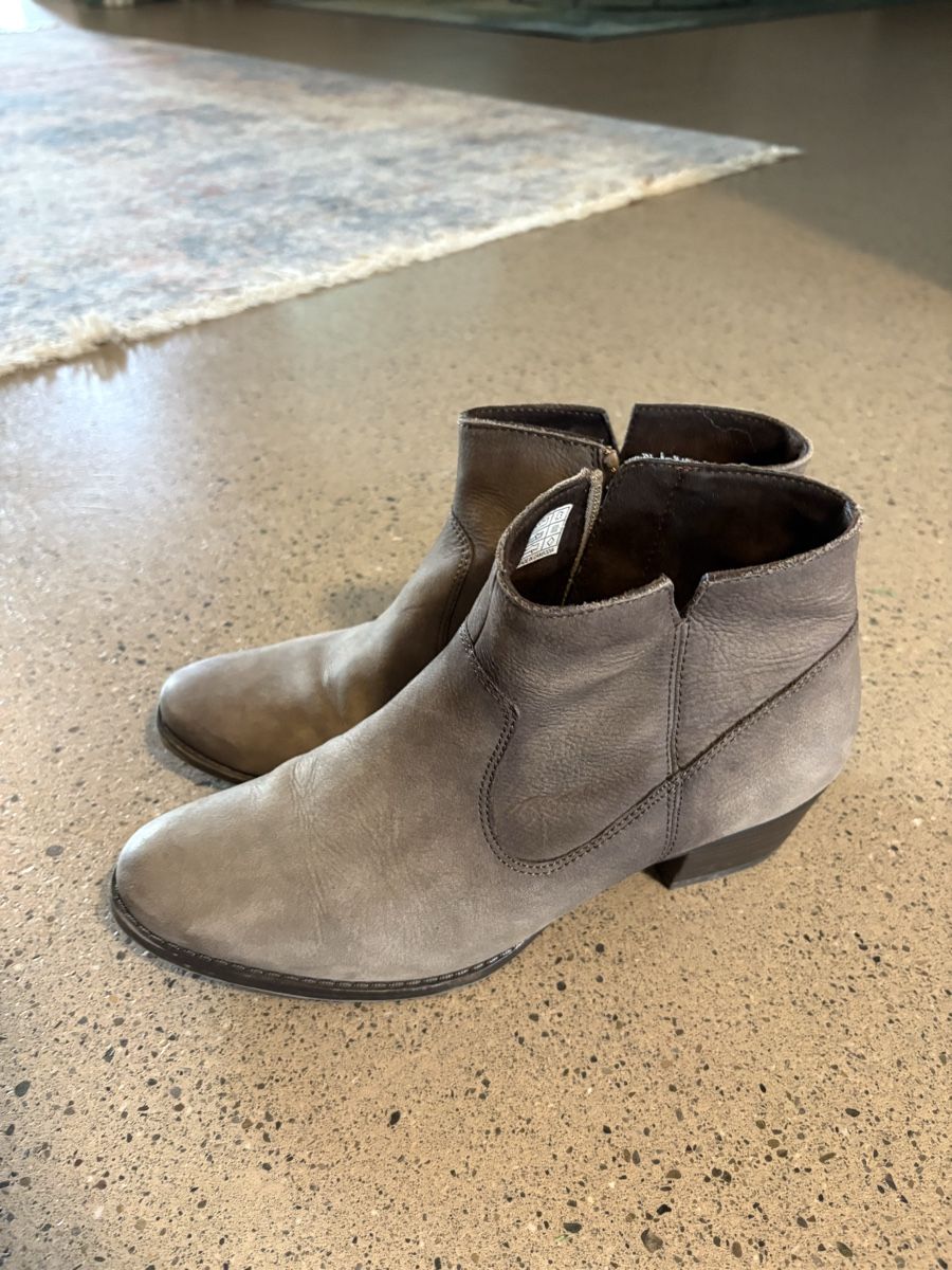 Chaussures femmes: Beige Stifeletten – D'occasion à Zürich par Facellas 3